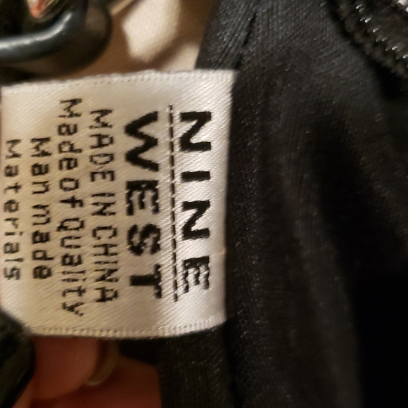 Vegan Leather Nine West Wristlet (bin 5) - Picture 5 of 8